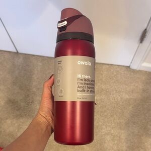 Owala New 2025 Holiday Release
Metallic Red / Poinsettia